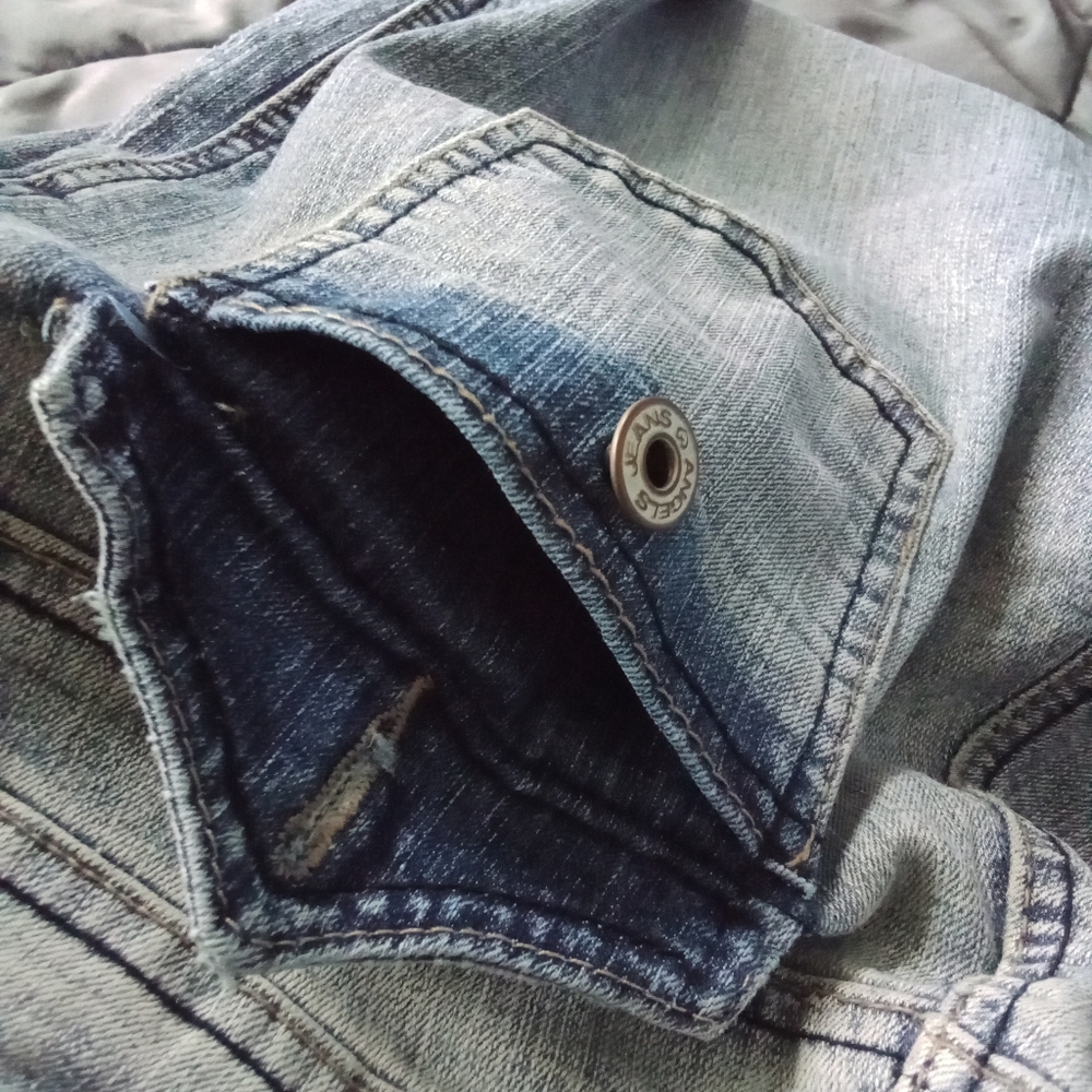 Women's Angels Bootcut Distressed Ripped Jeans Style Light Wash 3 Button Closure - Picture 13 of 15